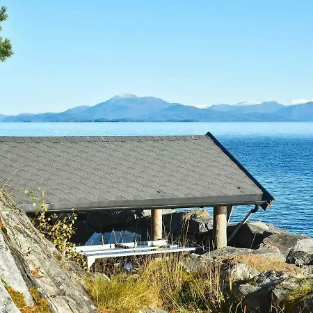 Midsund Apartment Aukra